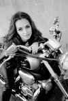 eliza-dushku-the-motorcycle-photoshoot-06-0750.jpg (163190 bytes)