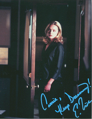 s1 Kate autograph 01-S