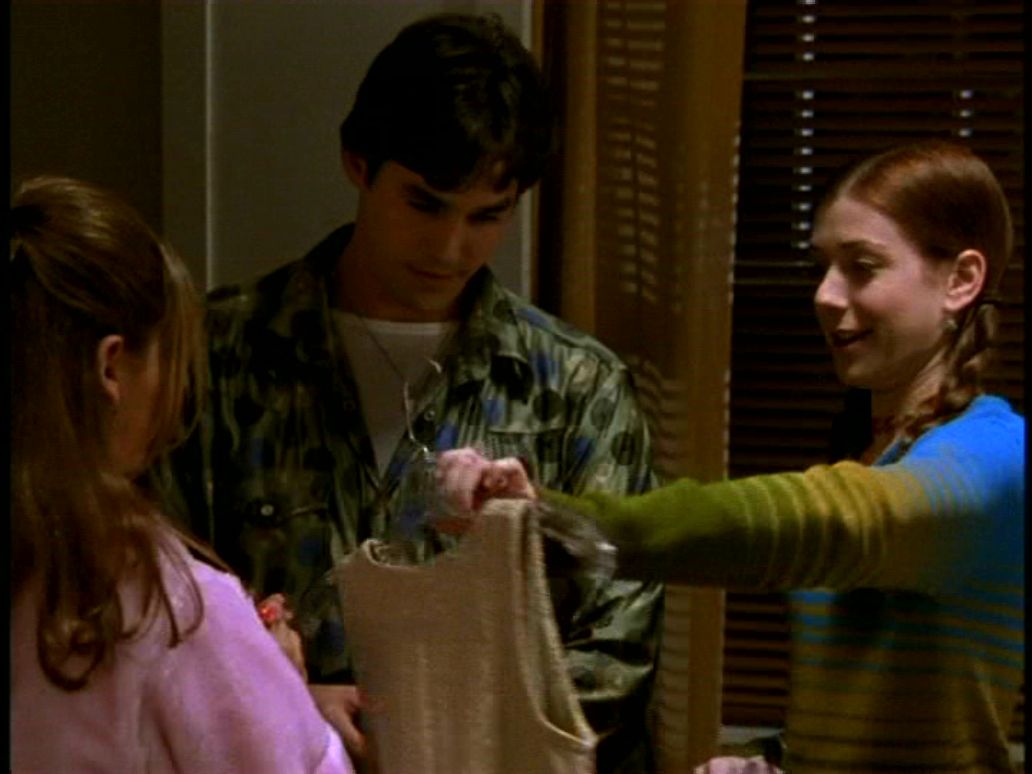 s1 xander-buffy-willow b1x05 sc 01-M