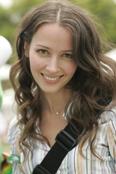 amy-acker-silver-spoon-dog-and-baby-buffet-april-2006-05.jpg