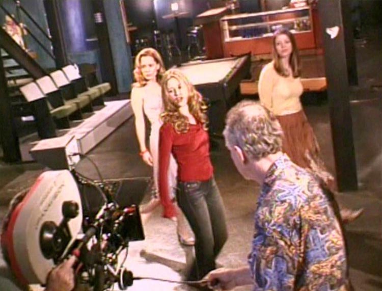 buffy-season-6-episode-7-once-more-with-feeling-dvd-behind-the-scene-gq-093.jpg