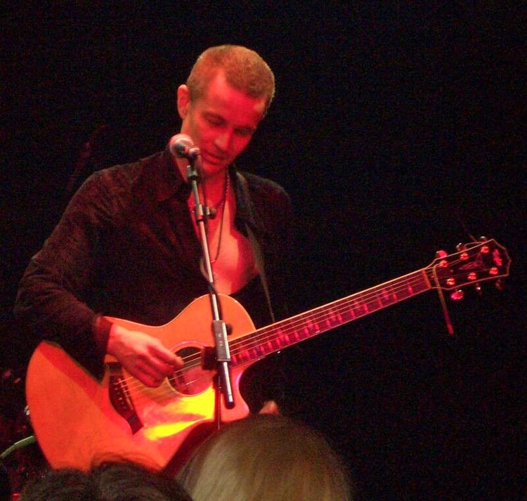 james-marsters-live-in-five-tour-at-carling-academy-islington-03.jpg