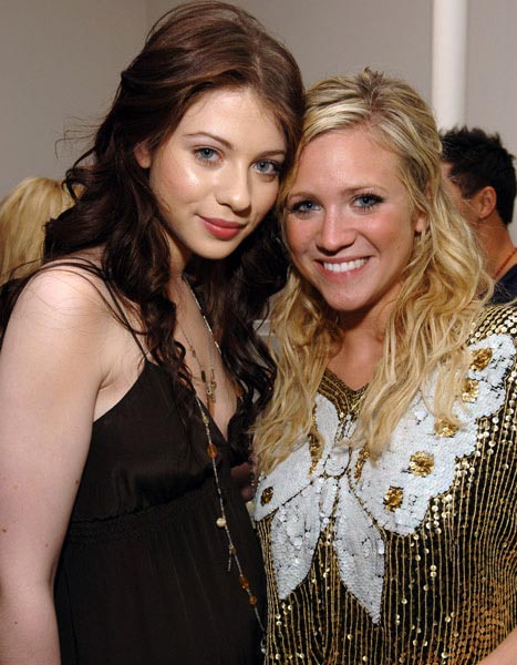 michelle-trachtenberg-life-young-hollywood-awards-party-mq-01.jpg