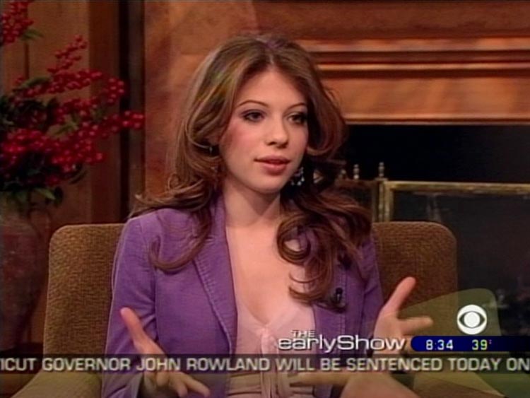 michelle-trachtenberg-the-early-show-cbs-march-18-2005-screencaps-gq-05.jpg