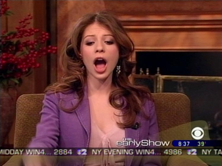 michelle-trachtenberg-the-early-show-cbs-march-18-2005-screencaps-gq-23.jpg