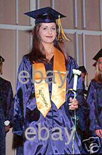 sarah-michelle-gellar-graduation-lq-02.jpg